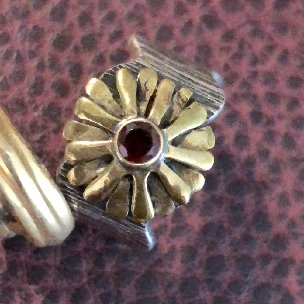 8.5 Sterling Brass Garnet Flower Daisy Ring Wavy Band Fairycore